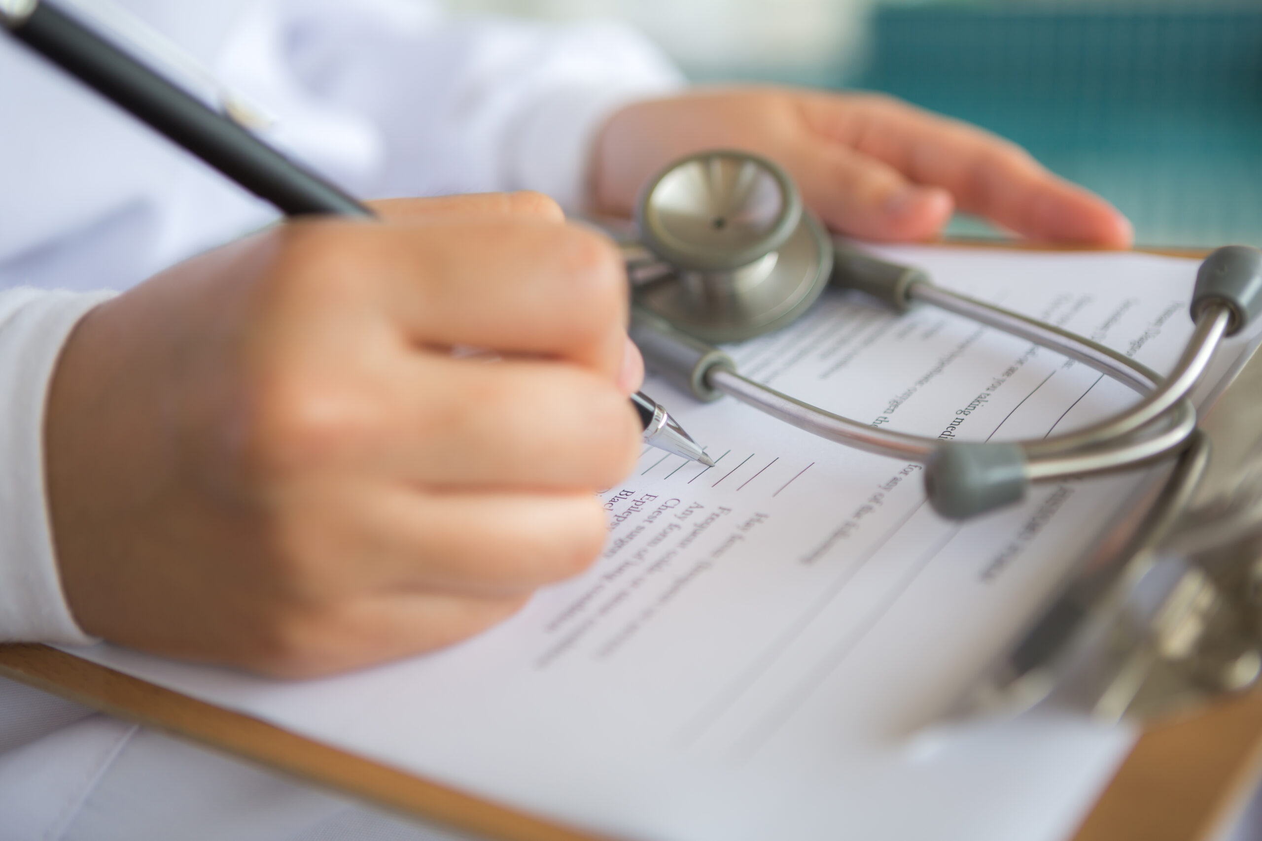 Lista de medicamentos y antecedentes médicos antes de la consulta